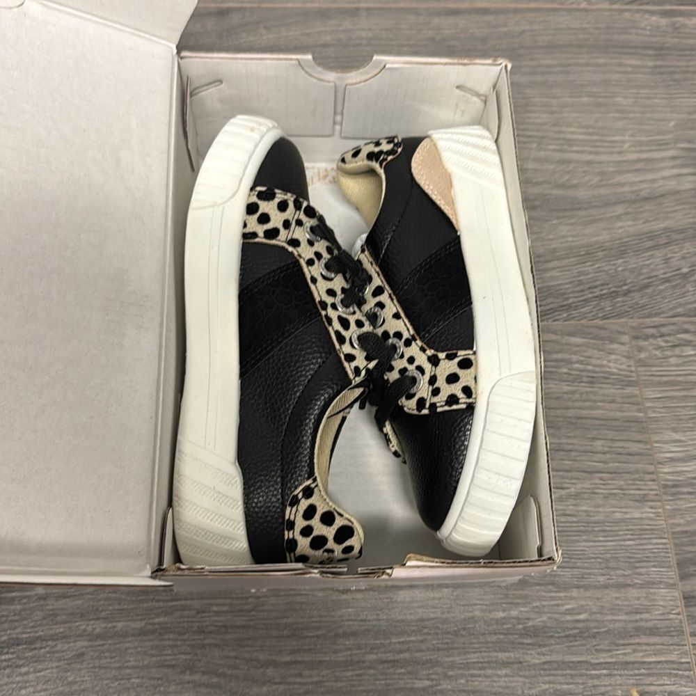 Blowfish Malibu Sneaker - Picture 2 of 6